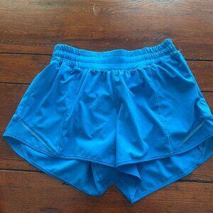 Lululemon Hotty Hot Low-Rise Lined Short 4" (Size 6) Poolside Color